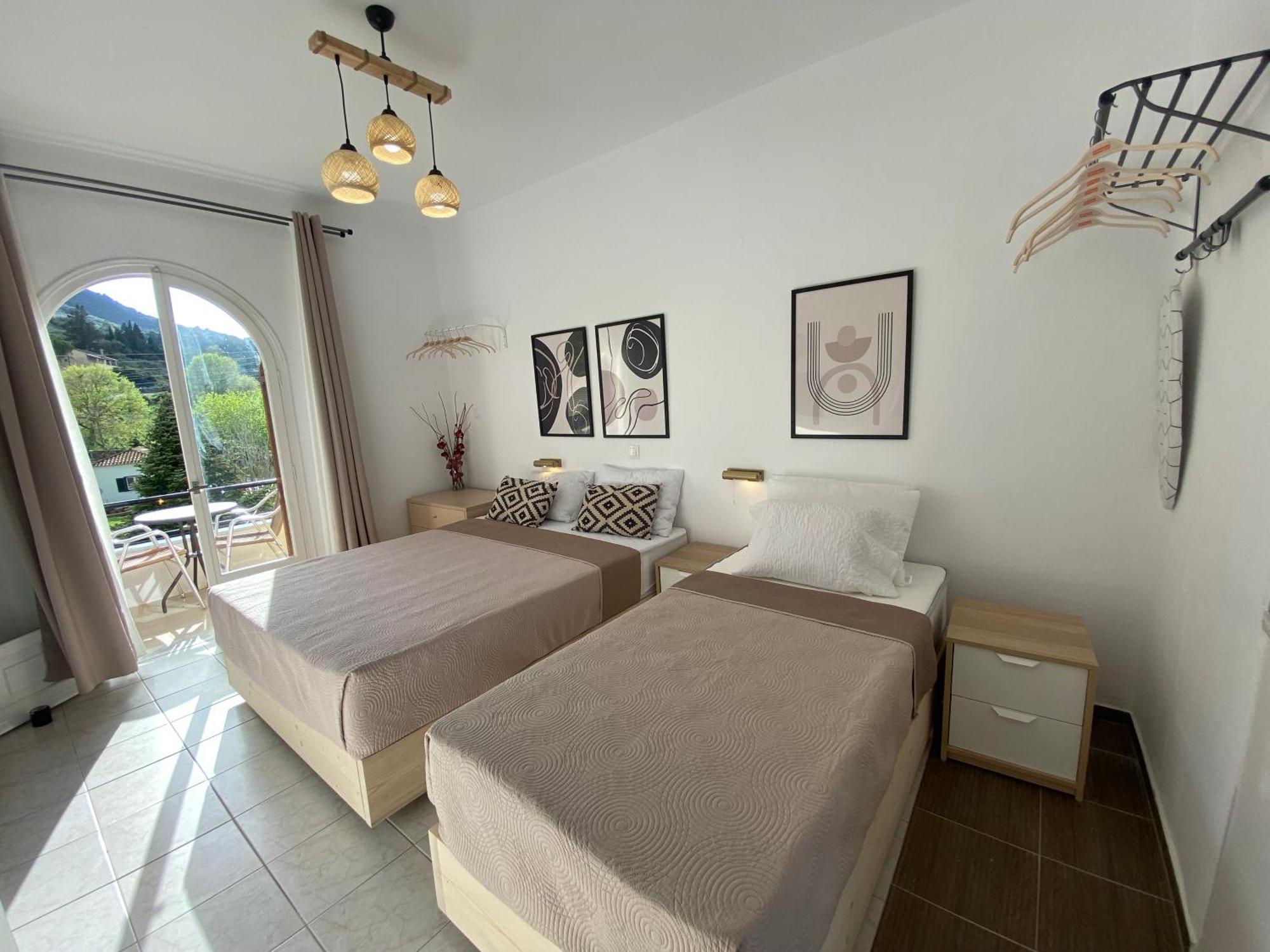 Ameli ,balcony With Mountain View, Kitchenette, 1km To By Likeyourhome Διαμέρισμα *